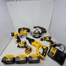 DeWALT DCK669P3T-GB 18V XR 6 Piece Brushless Kit With 3x 5Ah Batteries DeWALT DCK669P3T-GB 18V XR 6 Piece Brushless Kit With 3x 5Ah Batteries